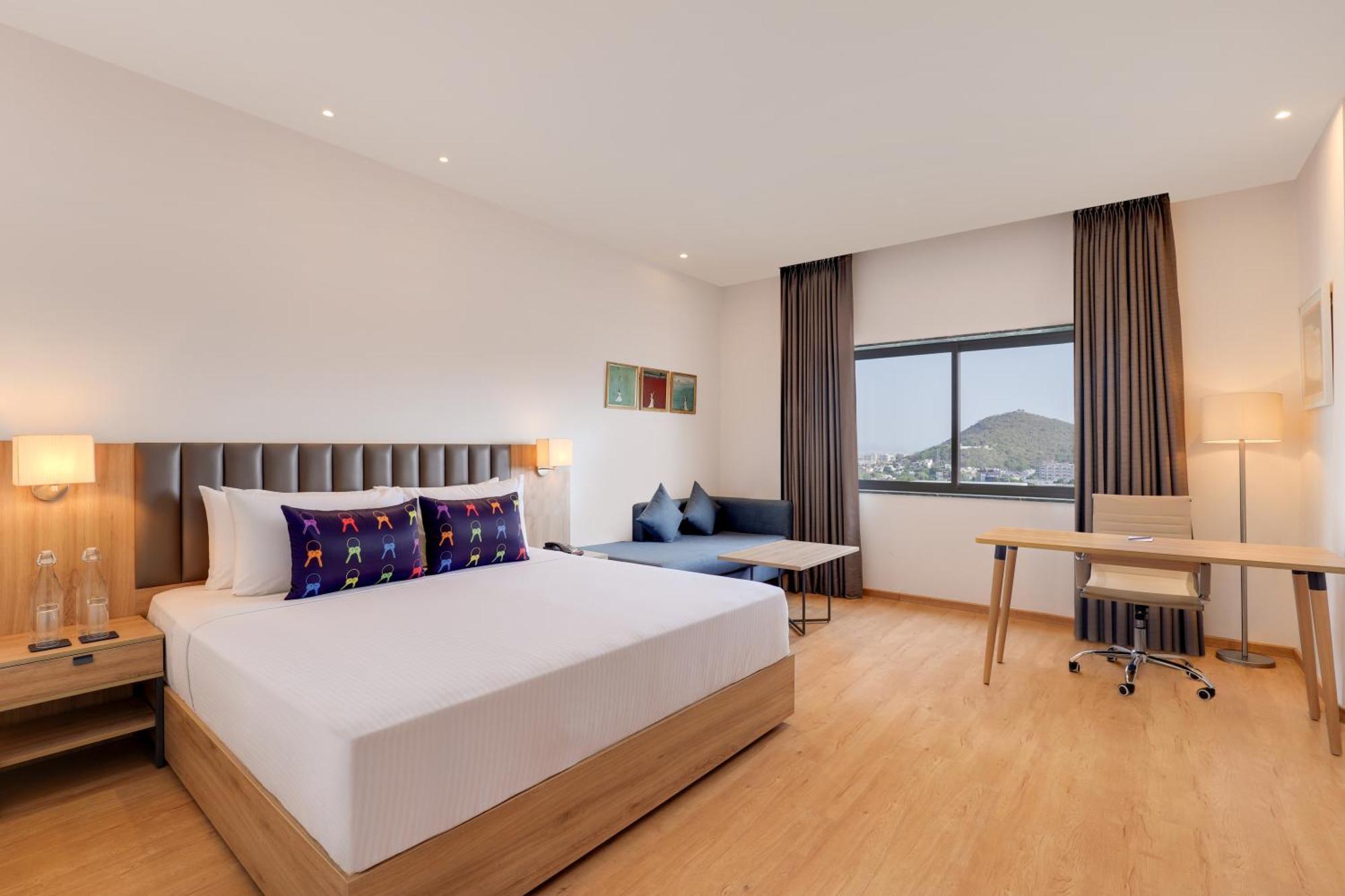 Keys Lite By Lemon Tree Hotels, Urban Square, Udaipur Exterior photo